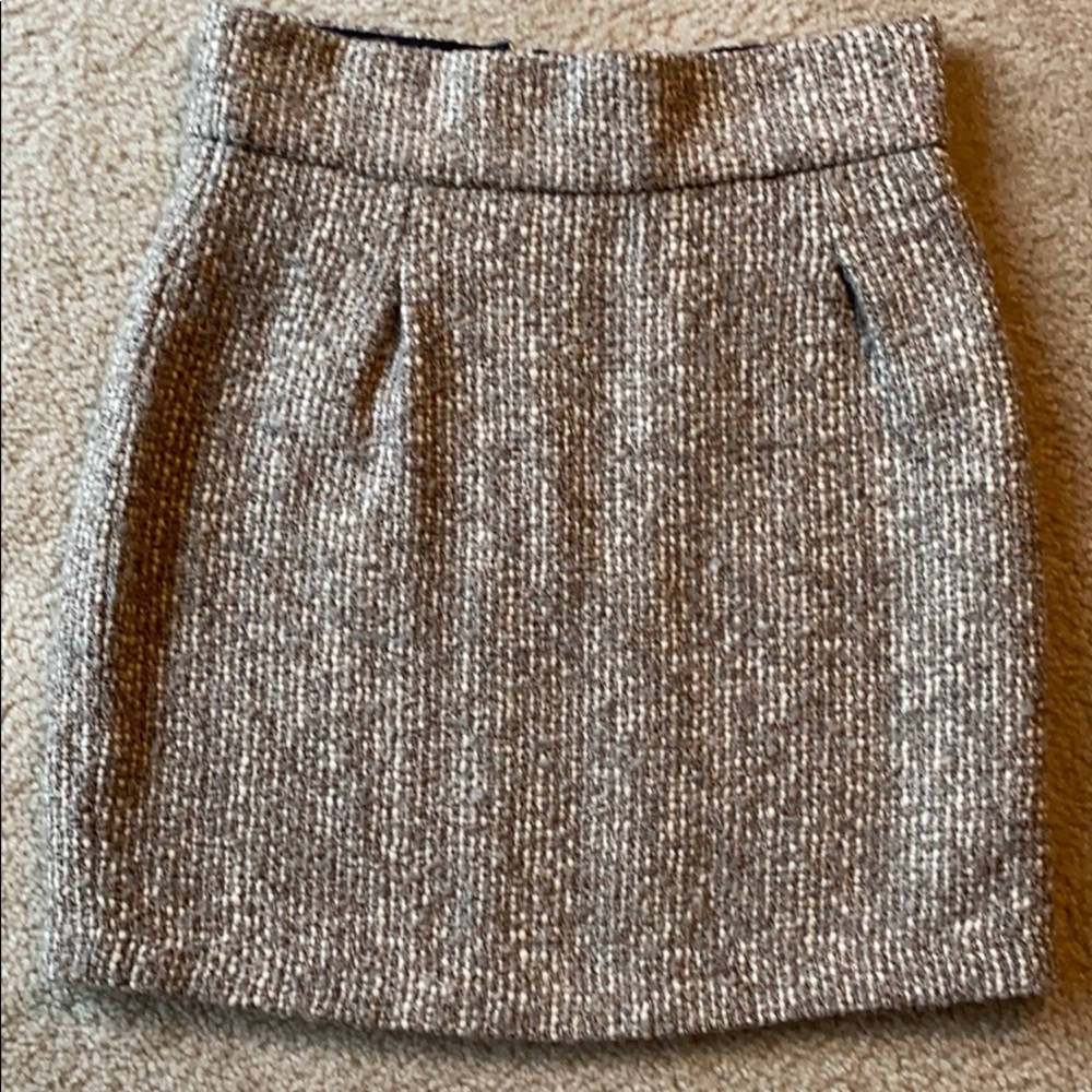Women’s BB Dakota skirt size 6 gold tweed